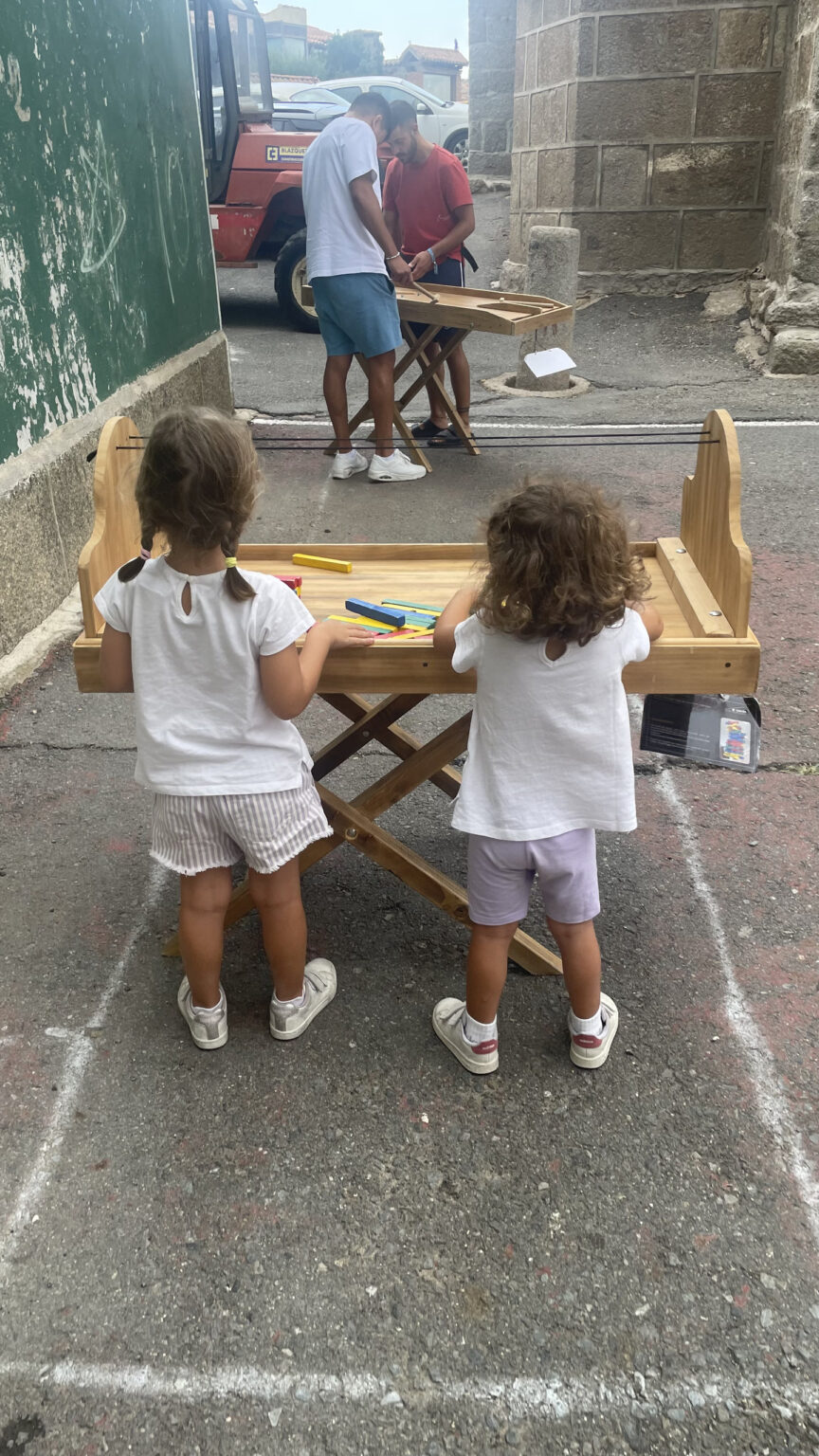 Juegos de madera Izarón · Centros educativos