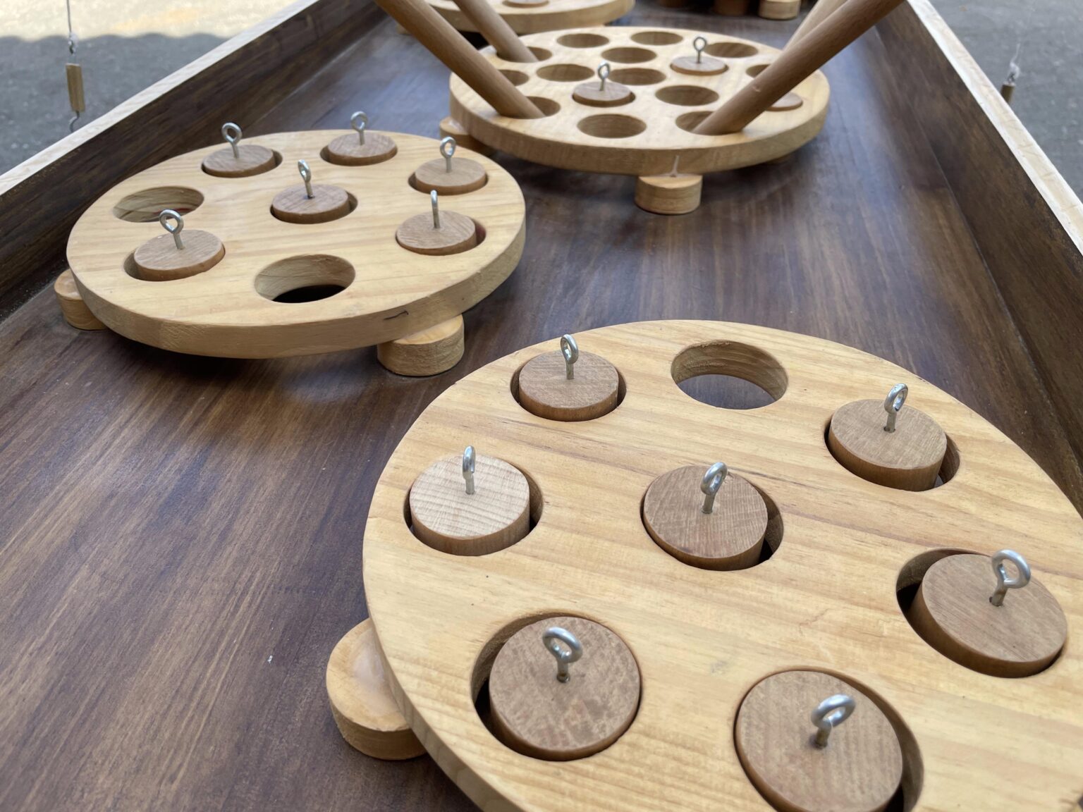 Juegos de madera Izarón · Asociaciones