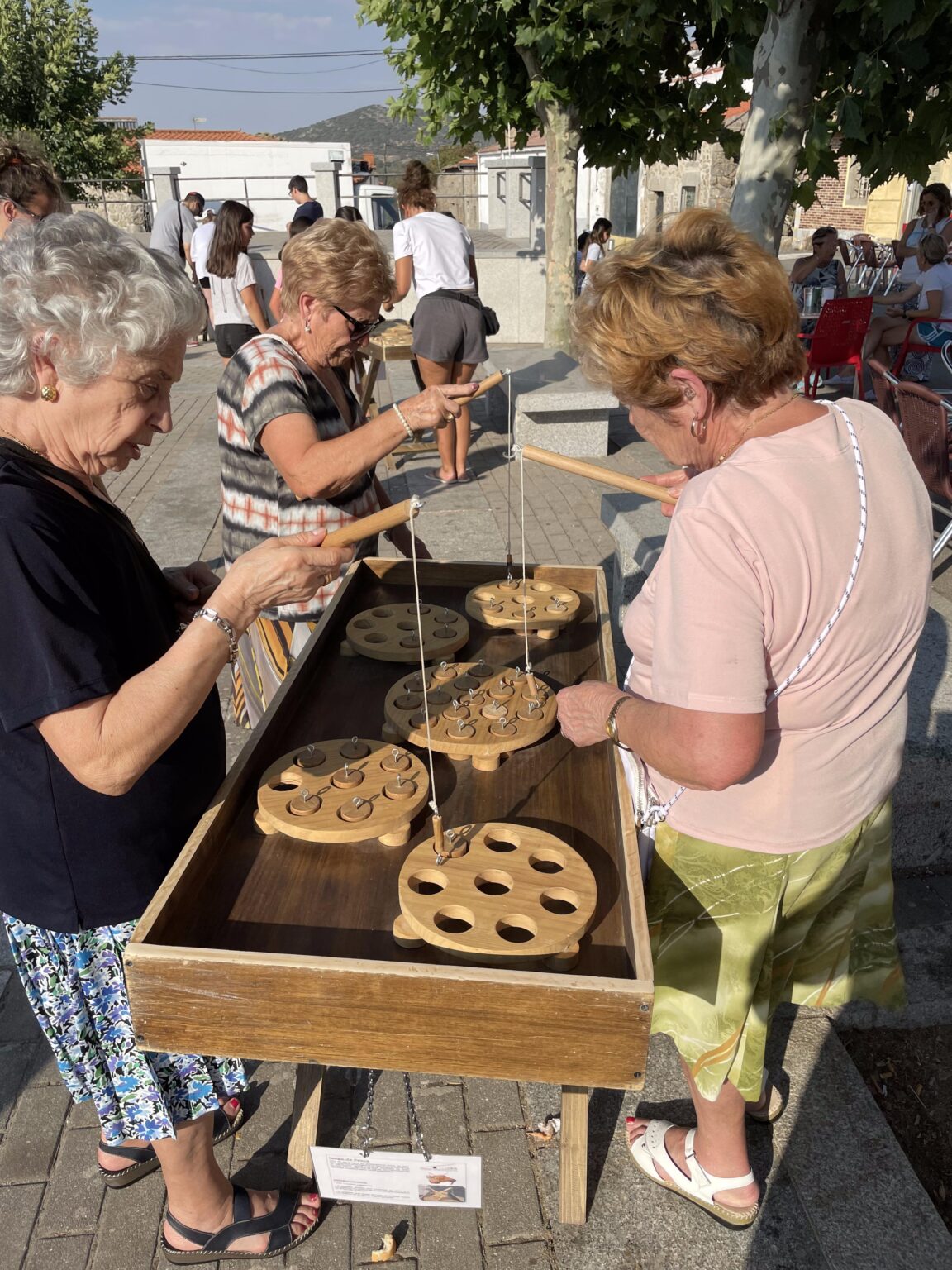 Juegos de madera Izarón · Residencias de mayores